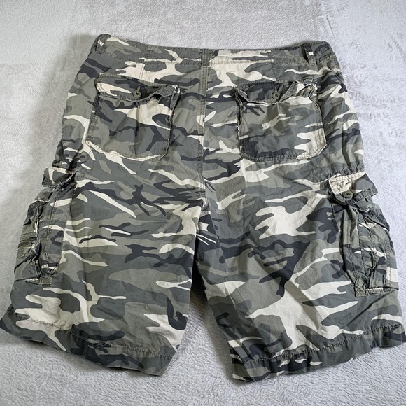 VTG Unionbay Cargo Shorts Mens‎ 42 Gray Camo Multi Pocket Utility Outdoor Casual - Picture 11 of 13